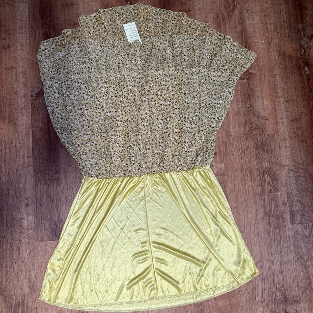 Yellow Floral Dress - Picture 11 of 12